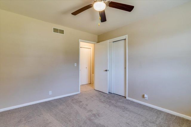 454 S Howe St, Wichita, KS 67209