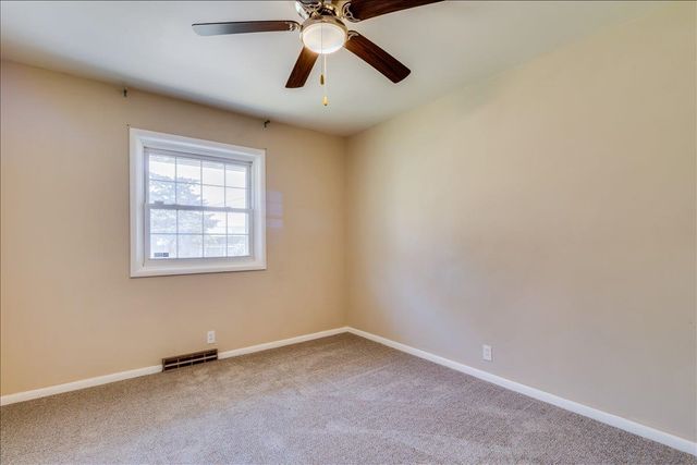 454 S Howe St, Wichita, KS 67209