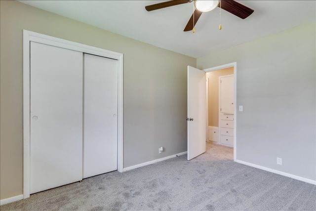 454 S Howe St, Wichita, KS 67209