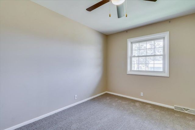 454 S Howe St, Wichita, KS 67209