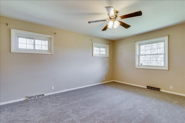 454 S Howe St, Wichita, KS 67209