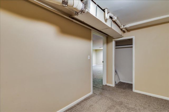 454 S Howe St, Wichita, KS 67209