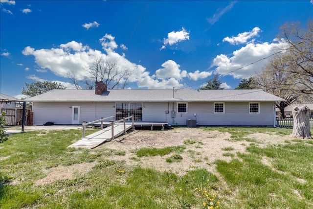 454 S Howe St, Wichita, KS 67209