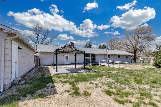 454 S Howe St, Wichita, KS 67209