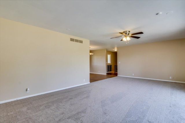 454 S Howe St, Wichita, KS 67209