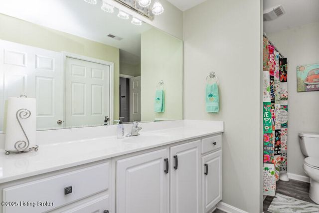 10042 Chenoweth Vista Way, Louisville, KY 40299