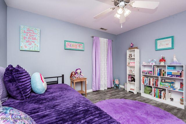 10042 Chenoweth Vista Way, Louisville, KY 40299