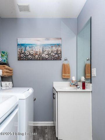 10042 Chenoweth Vista Way, Louisville, KY 40299