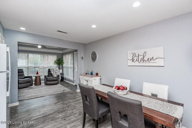 10042 Chenoweth Vista Way, Louisville, KY 40299