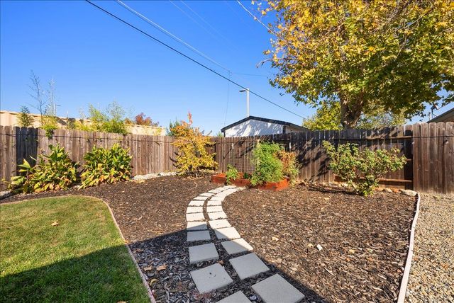 182 Price Way, Folsom, CA 95630