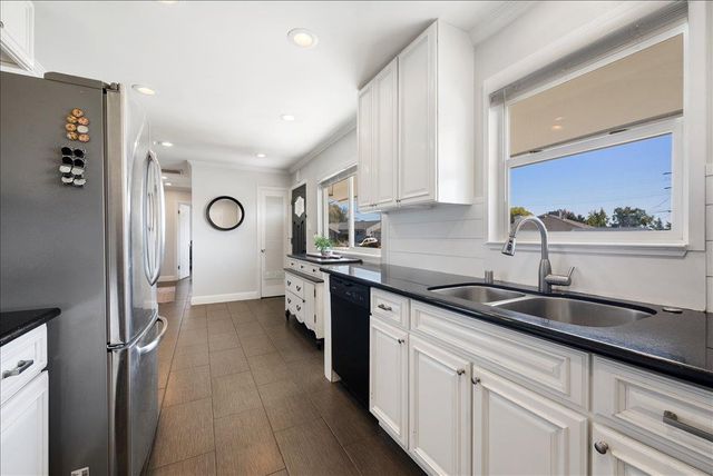 182 Price Way, Folsom, CA 95630