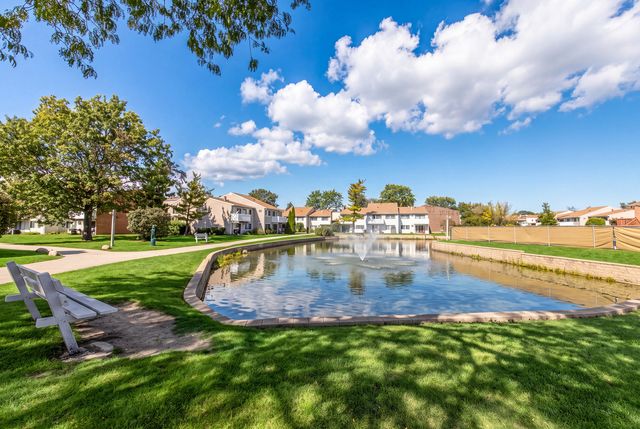 1000 Bayside Drive 203, Palatine, IL 60074