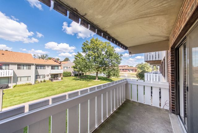 1000 Bayside Drive 203, Palatine, IL 60074