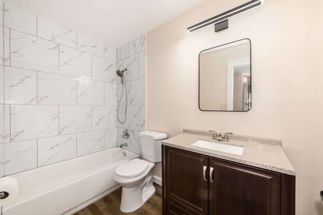 1000 Bayside Drive 203, Palatine, IL 60074