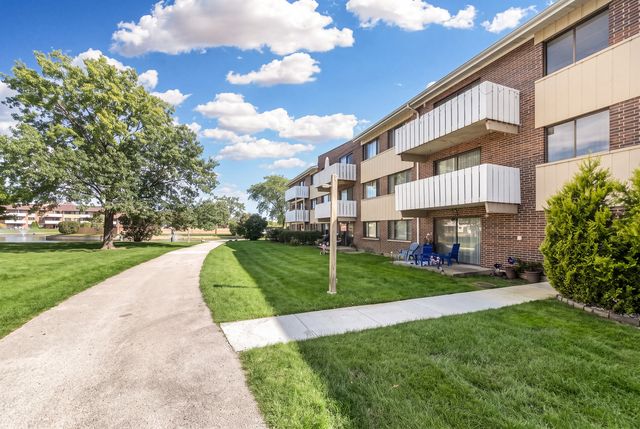 1000 Bayside Drive 203, Palatine, IL 60074