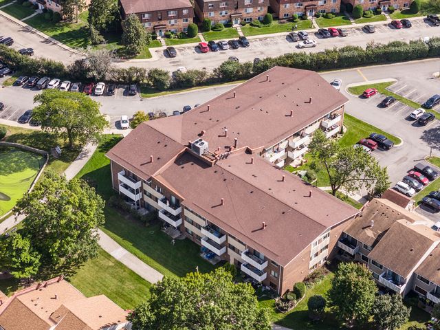 1000 Bayside Drive 203, Palatine, IL 60074