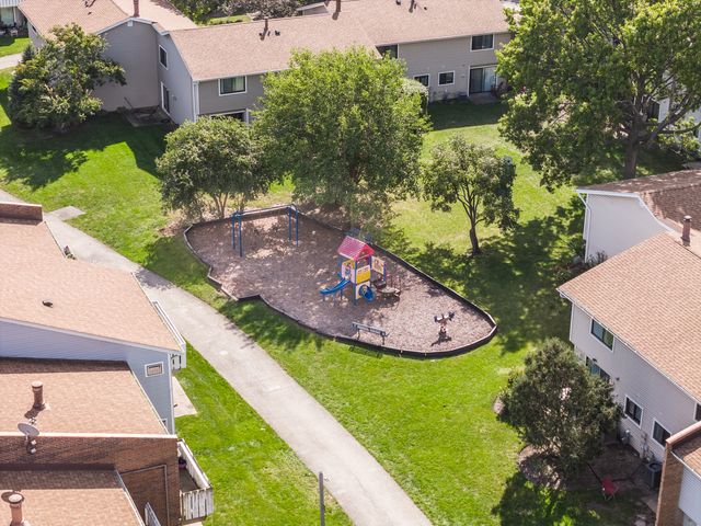 1000 Bayside Drive 203, Palatine, IL 60074