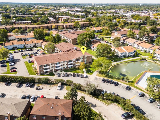 1000 Bayside Drive 203, Palatine, IL 60074