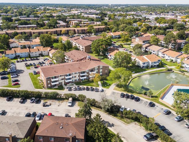 1000 Bayside Drive 203, Palatine, IL 60074