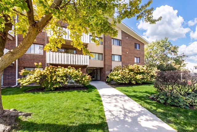 1000 Bayside Drive 203, Palatine, IL 60074