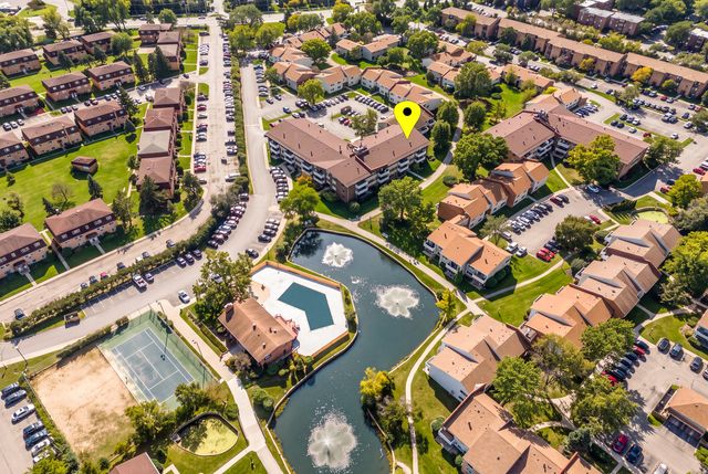 1000 Bayside Drive 203, Palatine, IL 60074