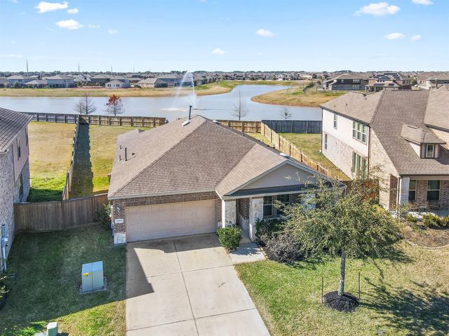 2225 Windy Sail Drive, Texas City, TX 77568