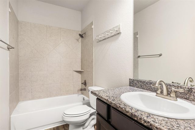 2225 Windy Sail Drive, Texas City, TX 77568