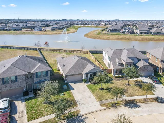 2225 Windy Sail Drive, Texas City, TX 77568