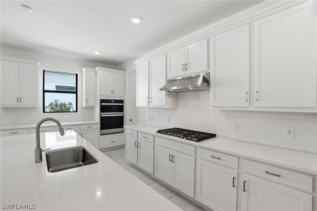 2133 Sequoia CT, Naples, FL 34120