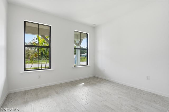 2133 Sequoia CT, Naples, FL 34120