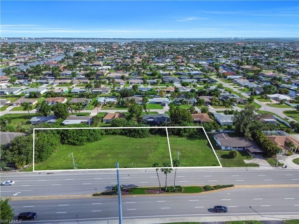 Image 3 of property listing at 148 Cape Coral PKWY W, Cape Coral, FL 33914