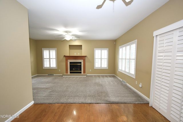 701 Whisperlake Rd, Holland, OH 43528