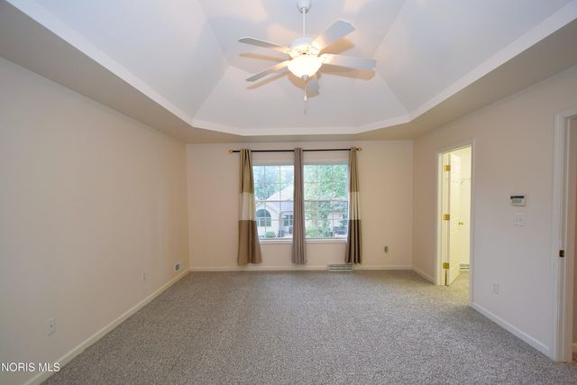 701 Whisperlake Rd, Holland, OH 43528