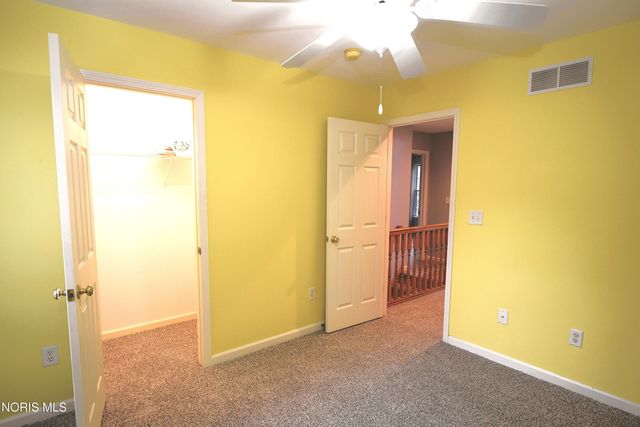 701 Whisperlake Rd, Holland, OH 43528