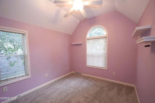701 Whisperlake Rd, Holland, OH 43528