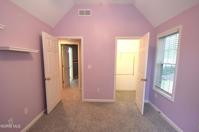 701 Whisperlake Rd, Holland, OH 43528