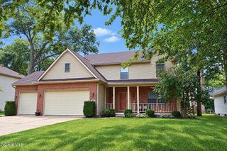 701 Whisperlake Rd, Holland, OH 43528