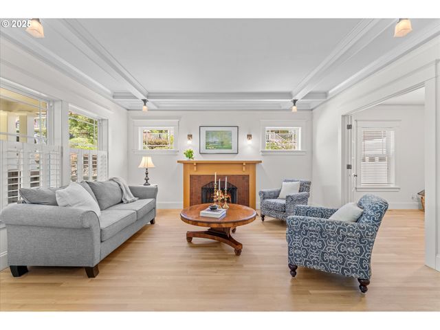 3084 DILLON Ln, West Linn, OR 97068