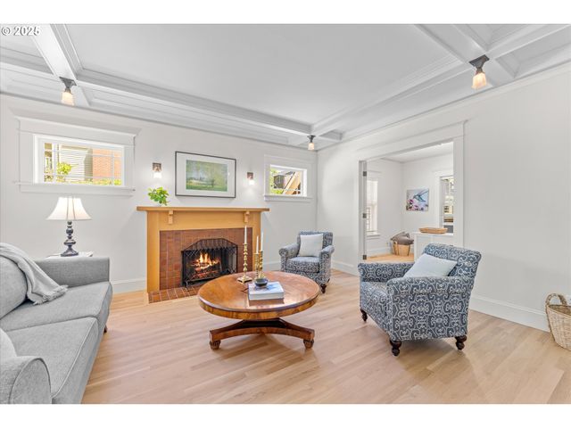 3084 DILLON Ln, West Linn, OR 97068