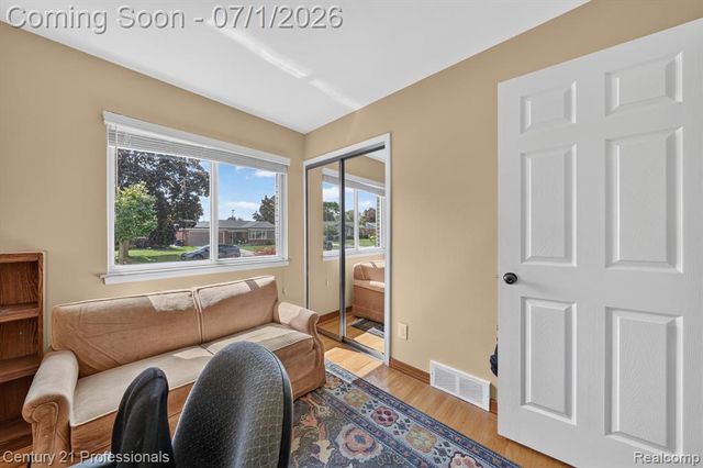 15124 Hix Street, Livonia, MI 48154
