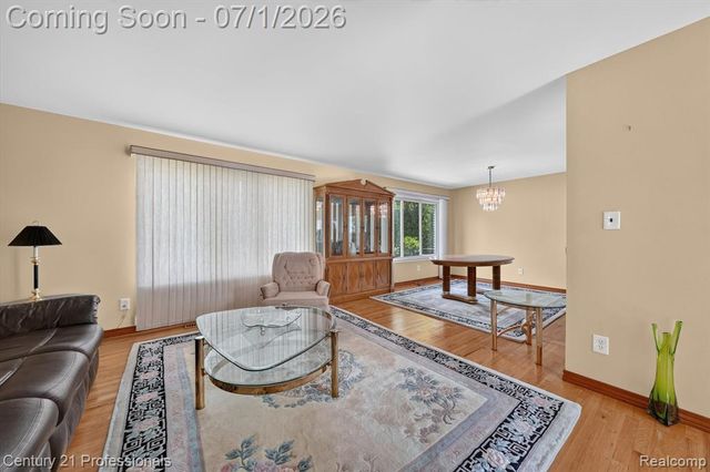 15124 Hix Street, Livonia, MI 48154