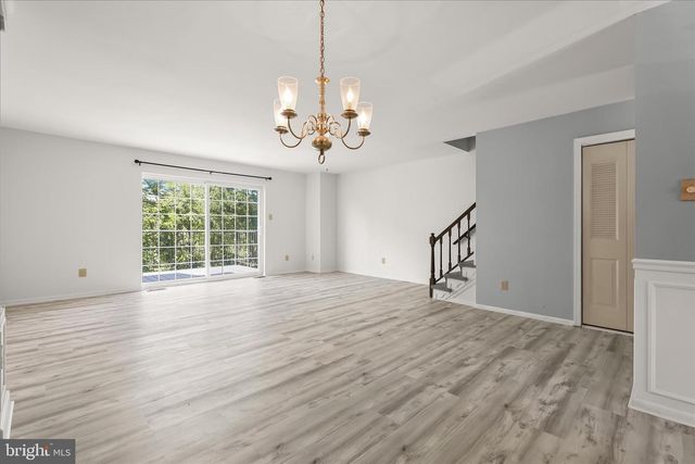 26 VALLEY CROSSING CIR, Cockeysville, MD 21030