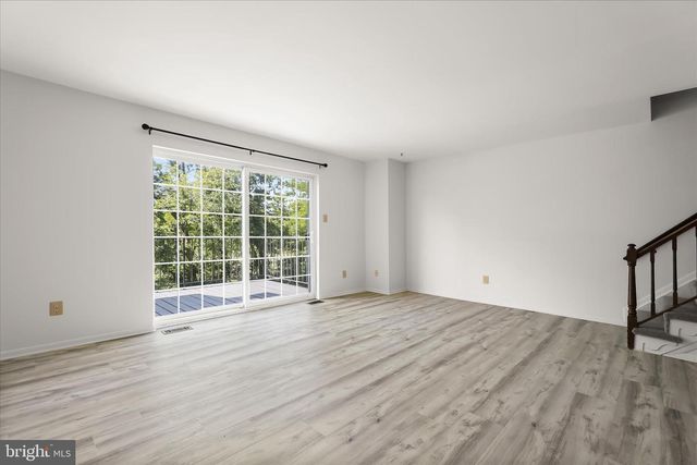 26 VALLEY CROSSING CIR, Cockeysville, MD 21030