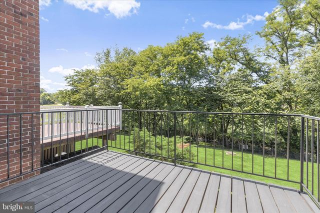 26 VALLEY CROSSING CIR, Cockeysville, MD 21030