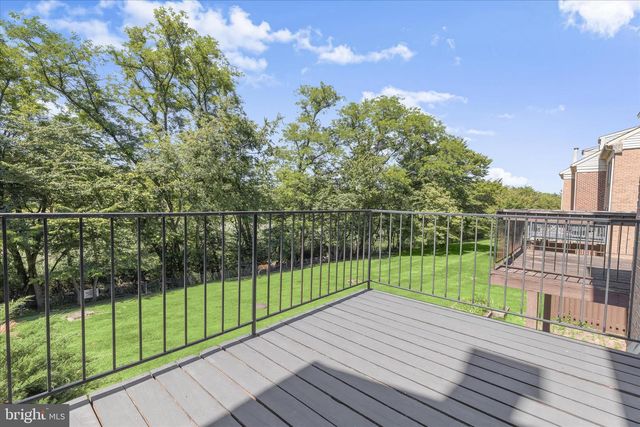 26 VALLEY CROSSING CIR, Cockeysville, MD 21030