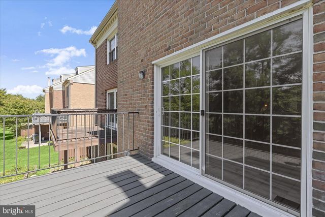 26 VALLEY CROSSING CIR, Cockeysville, MD 21030