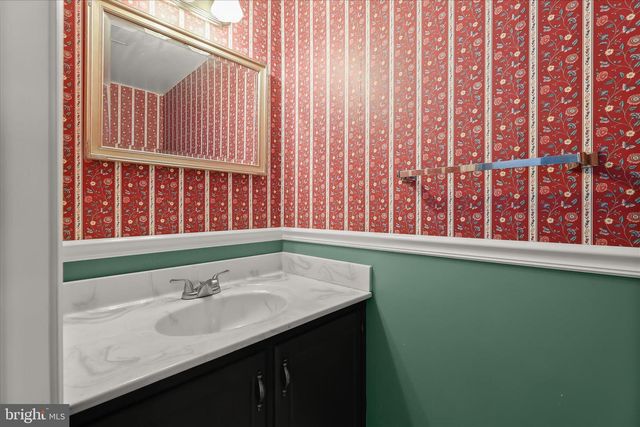 26 VALLEY CROSSING CIR, Cockeysville, MD 21030