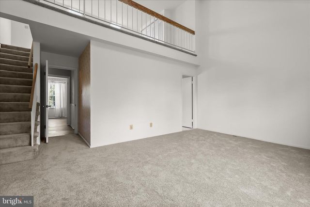 26 VALLEY CROSSING CIR, Cockeysville, MD 21030