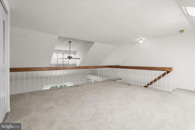 26 VALLEY CROSSING CIR, Cockeysville, MD 21030