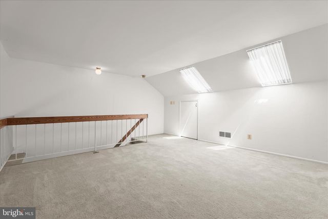 26 VALLEY CROSSING CIR, Cockeysville, MD 21030